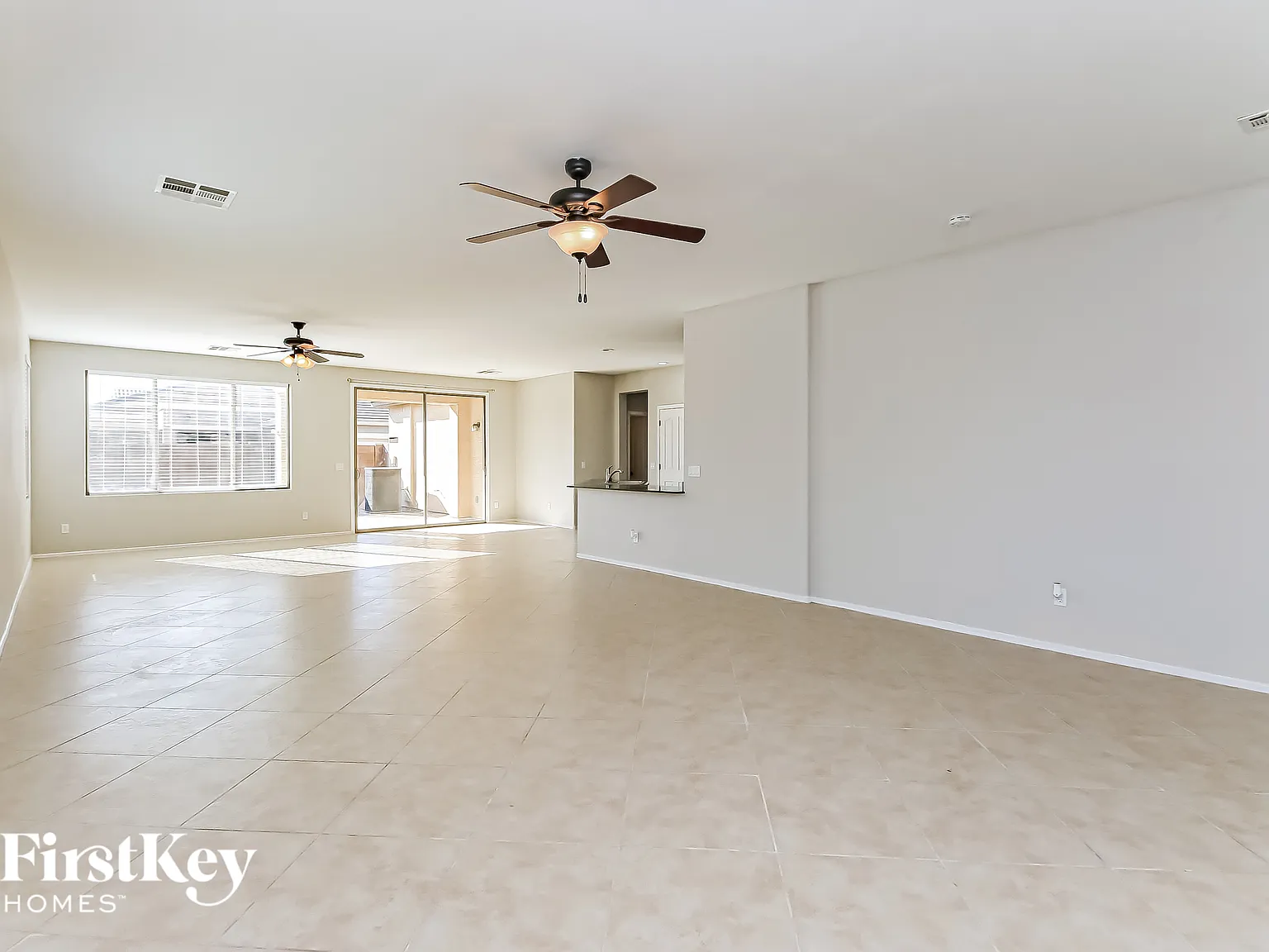 3 bed, 2.0 bath, 1742 sqft, $2,430 — Photo 4