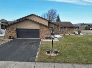 2602 Castlewood Dr, Dyer, IN 46311