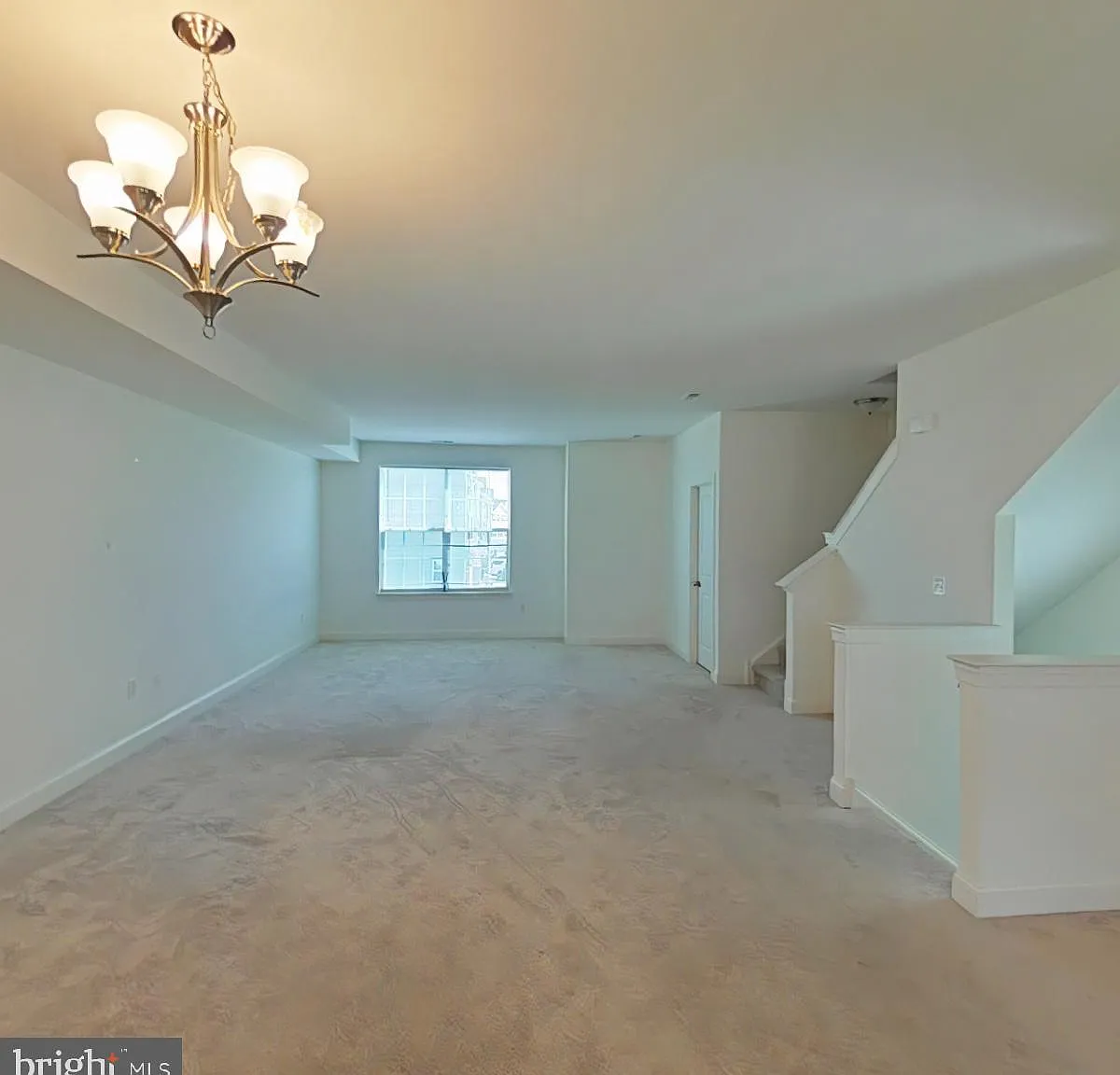 4 bed, 3.5 bath, 2475 sqft, $3,200 — Photo 3