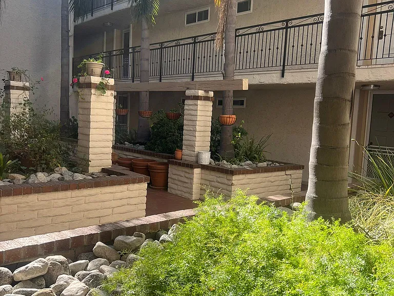 1885 Veteran Ave #103 — Photo 14