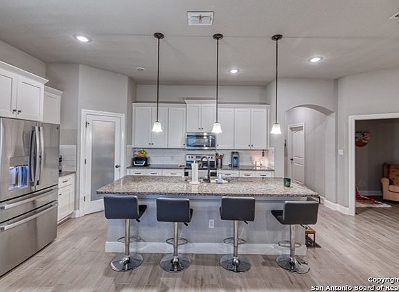4th image of 430 Park Circle