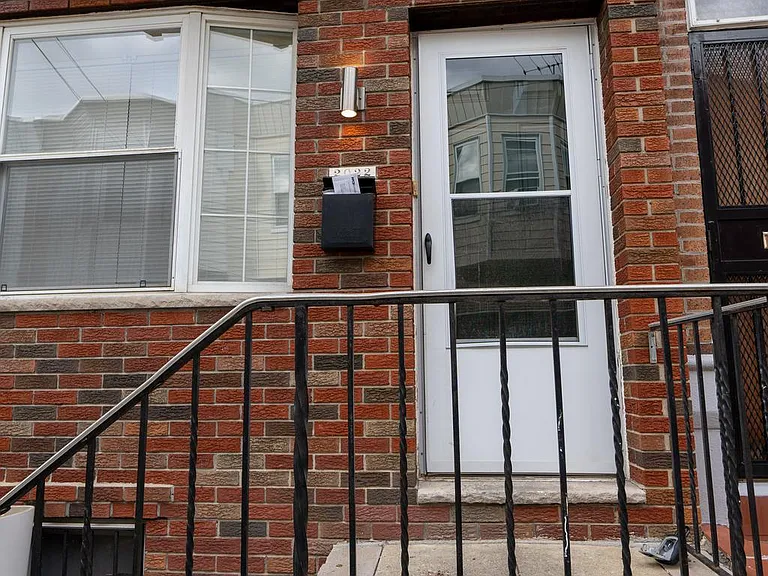 2022 S Opal St — Photo 2