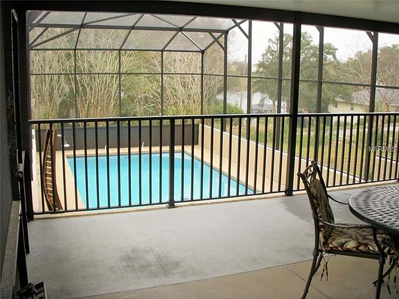 2nd image of 2953 Lake Louise Dr