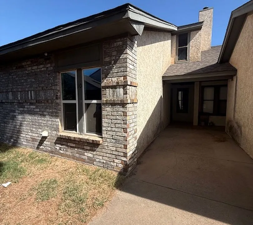 10 Crossroads Dr