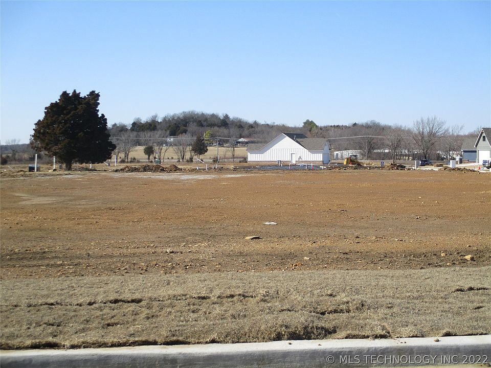1st image of 792 Regan Ave