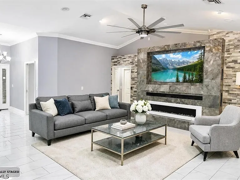 432 Willowbrook Dr — Photo 3