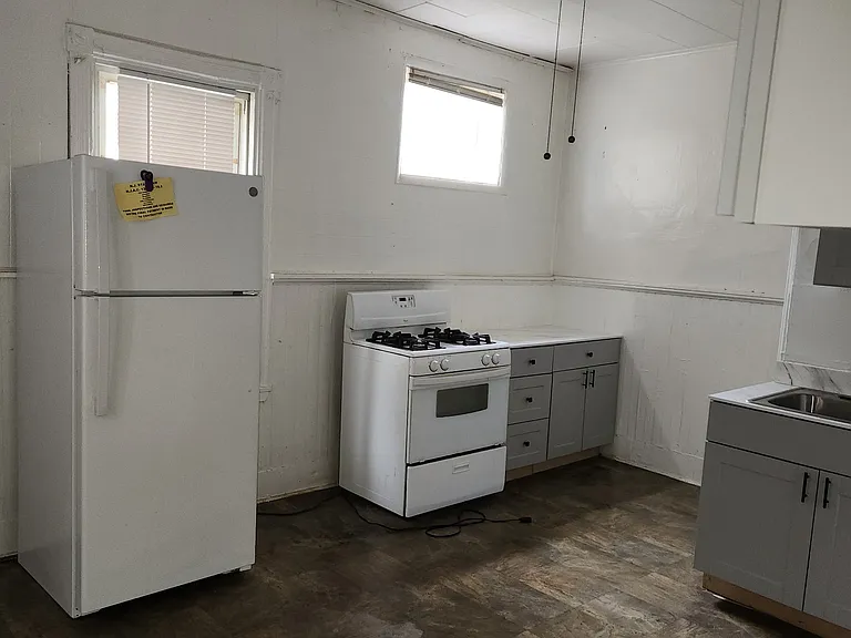 327 Market St #1 — Photo 3