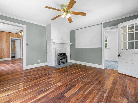 4th image of 556 Sherwood Ave