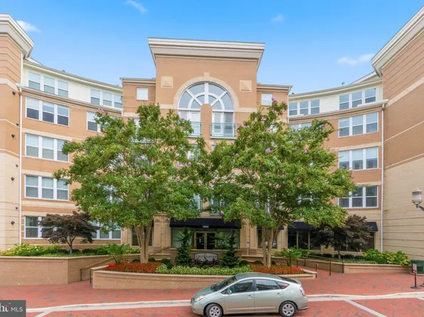 12000 Market St APT 222, Reston, VA 20190