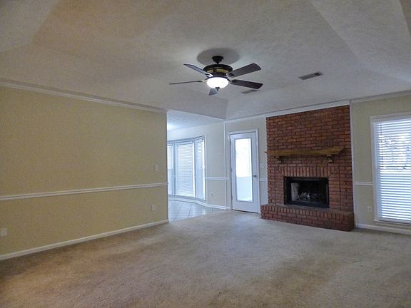 4th image of 160 Lee Road 986