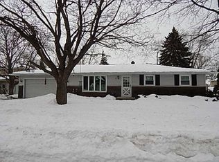 4 Fern Ct, Little Chute, WI 54140