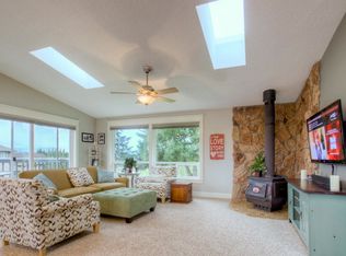19911 Island Pkwy E, Lake Tapps, WA 98391