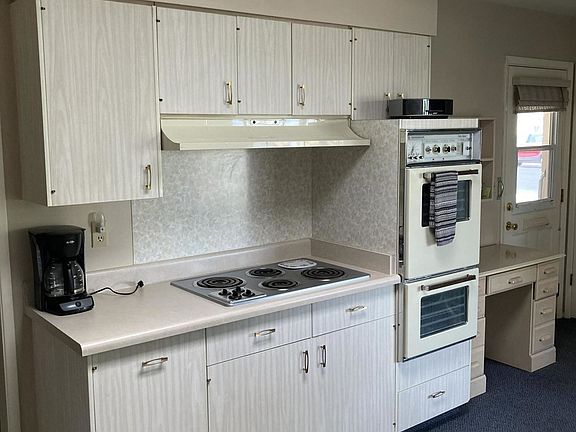 4th image of 10883 W Clair Dr