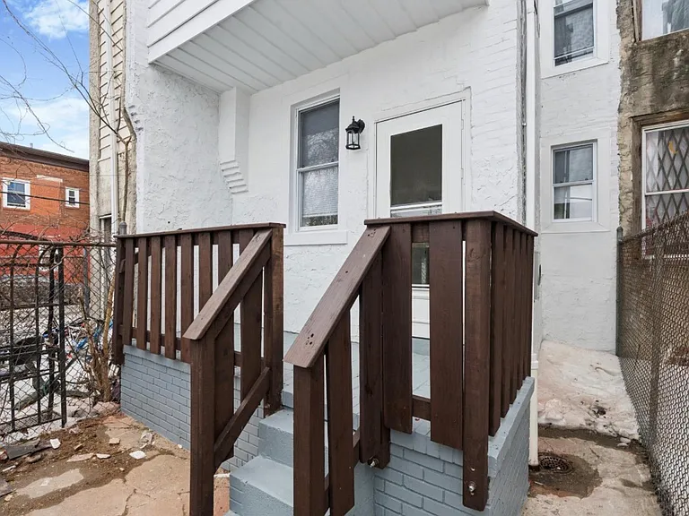 2603 N Hollywood St — Photo 12