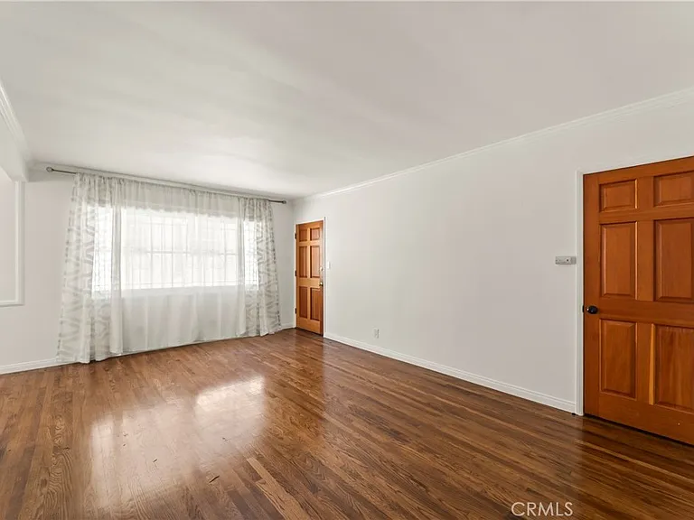 1745 N Mariposa Ave — Photo 5