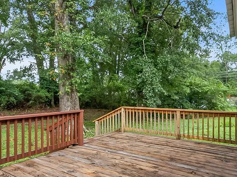 4215 Smith St — Photo 32