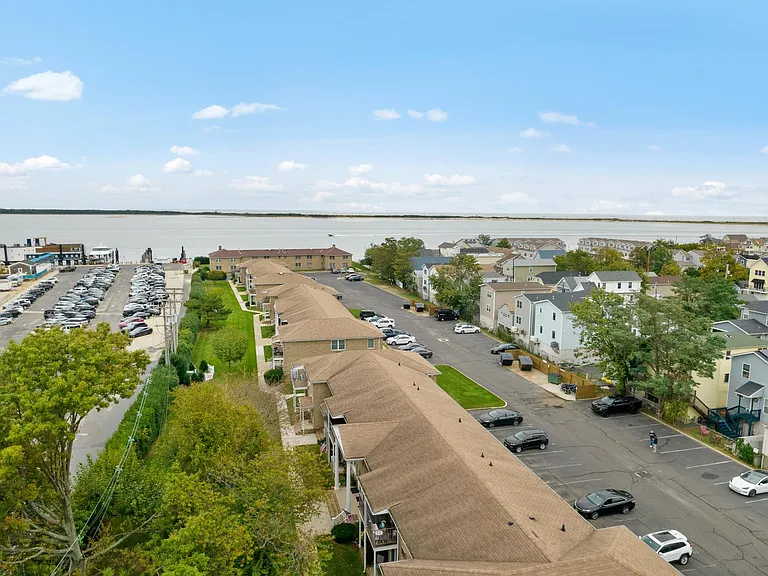 324 Shore Dr #B-8 — Photo 19