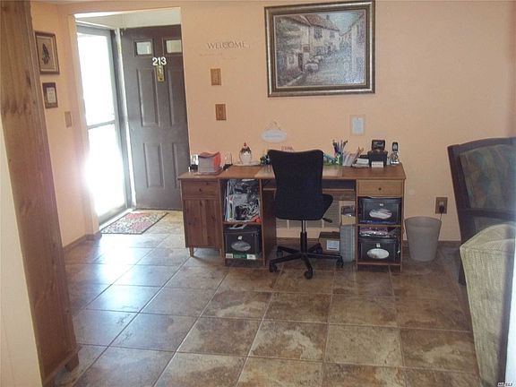 5th image of 213 Pointe Cir N