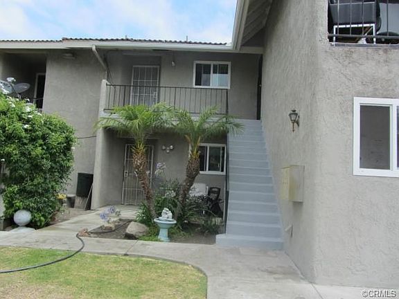 3rd image of 2035 N Park Ln