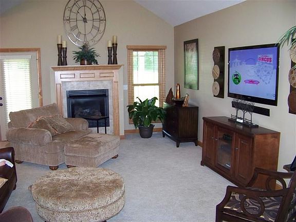 4th image of 226 Madelines Park Cir