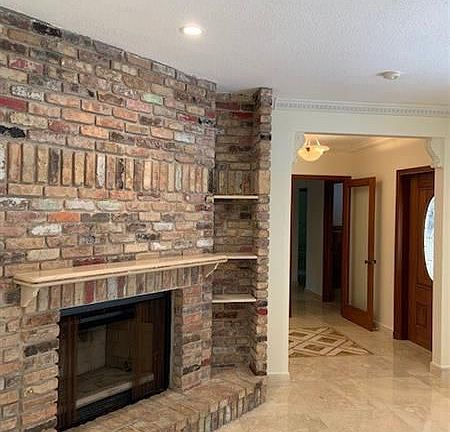 3rd image of 721 Saldano Ave