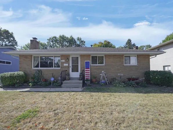 6211 Ambleside Dr, Columbus, OH 43229