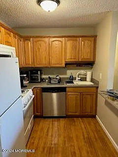 104 Des Moines Ct — Photo 3