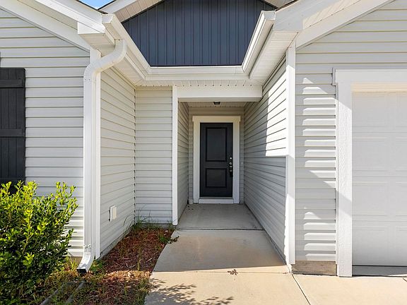 2nd image of 303 Range Cir