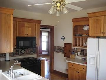 2nd image of 335 Schwartz St