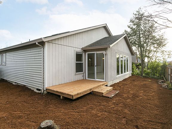 4th image of 3012 SE 154th Ave