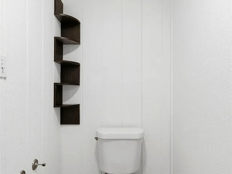 206 Oscar St — Photo 17