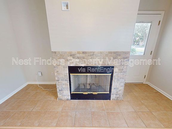 3rd image of 211 E Jardin De Mer Pl