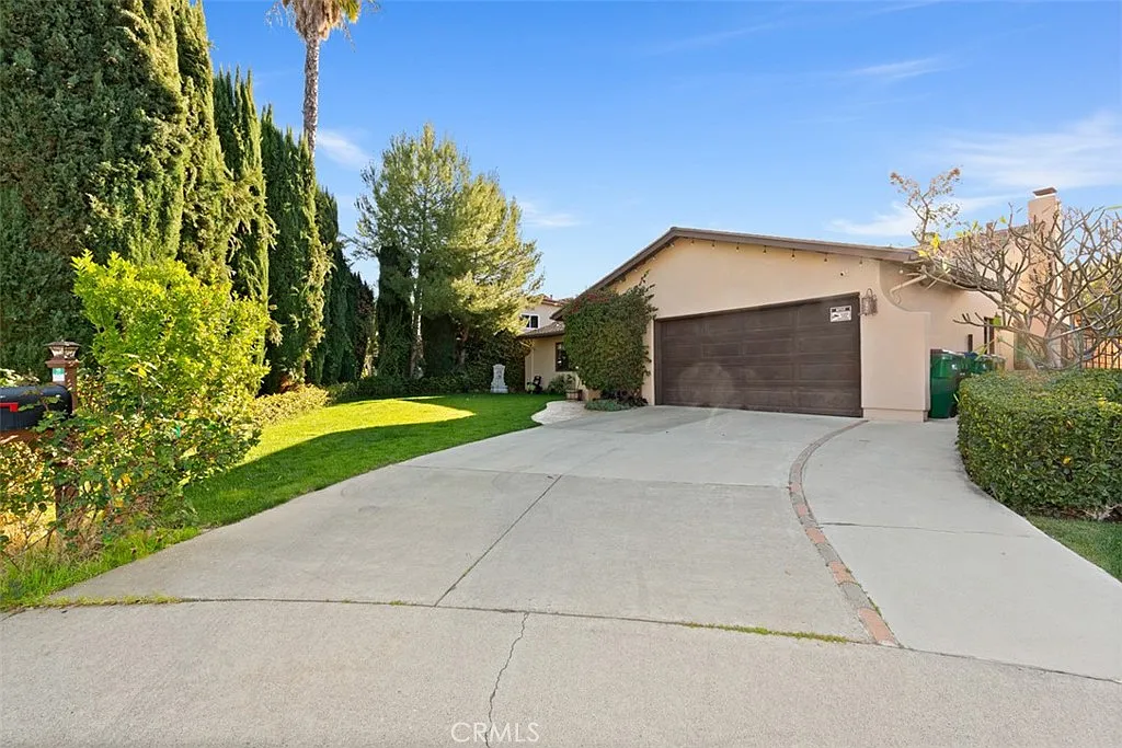 3 bed, 1812 sqft, $5,295 — Photo 1