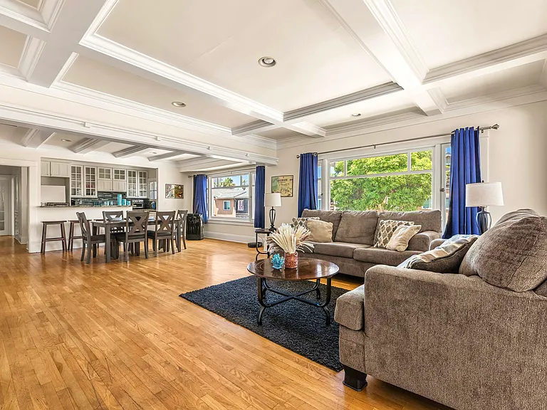 841 E Ocean Blvd — Photo 3