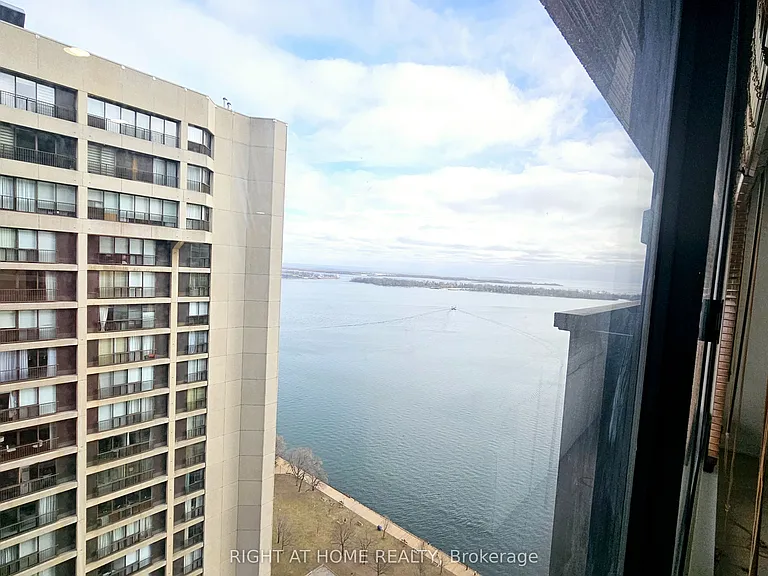 65 Harbour Sq #3306 — Photo 1