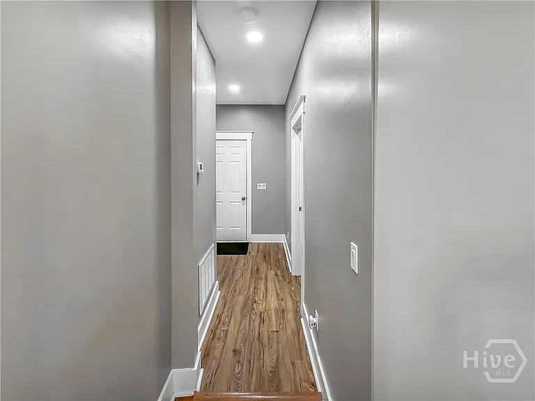 306 W 42nd St #A — Photo 14