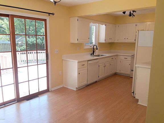 2nd image of 1516 Jonathon Dr