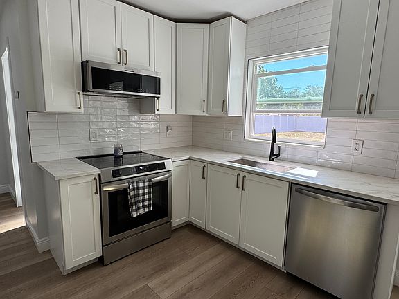 3rd image of 2936 27th Ave N