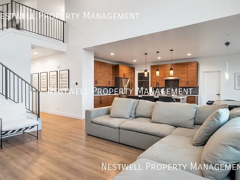 76 N Midland Dr — Photo 5