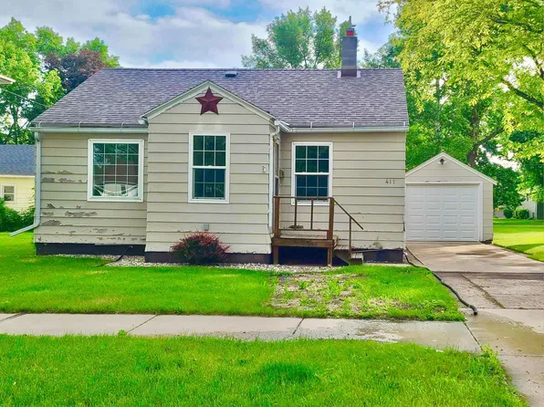 411 7th St W, Canby, MN 56220