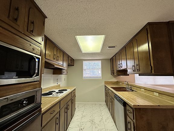 5th image of 8311 Watchtower St