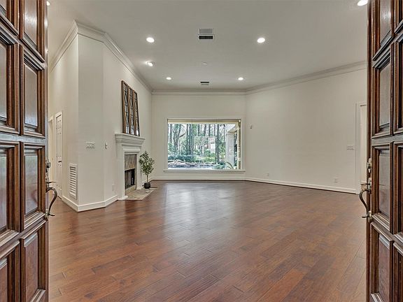 3rd image of 43 Meadow Brook Pl