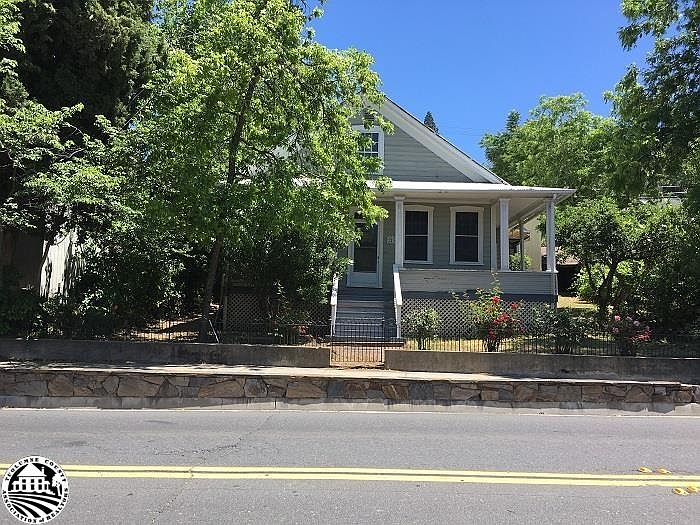 1st image of 223 N Washington St