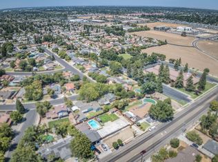 162 N Peach Ave, Clovis, CA 93612