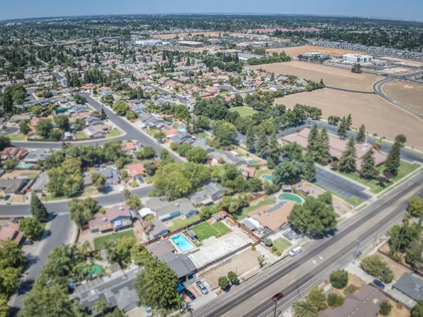 162 N Peach Ave, Clovis, CA 93612