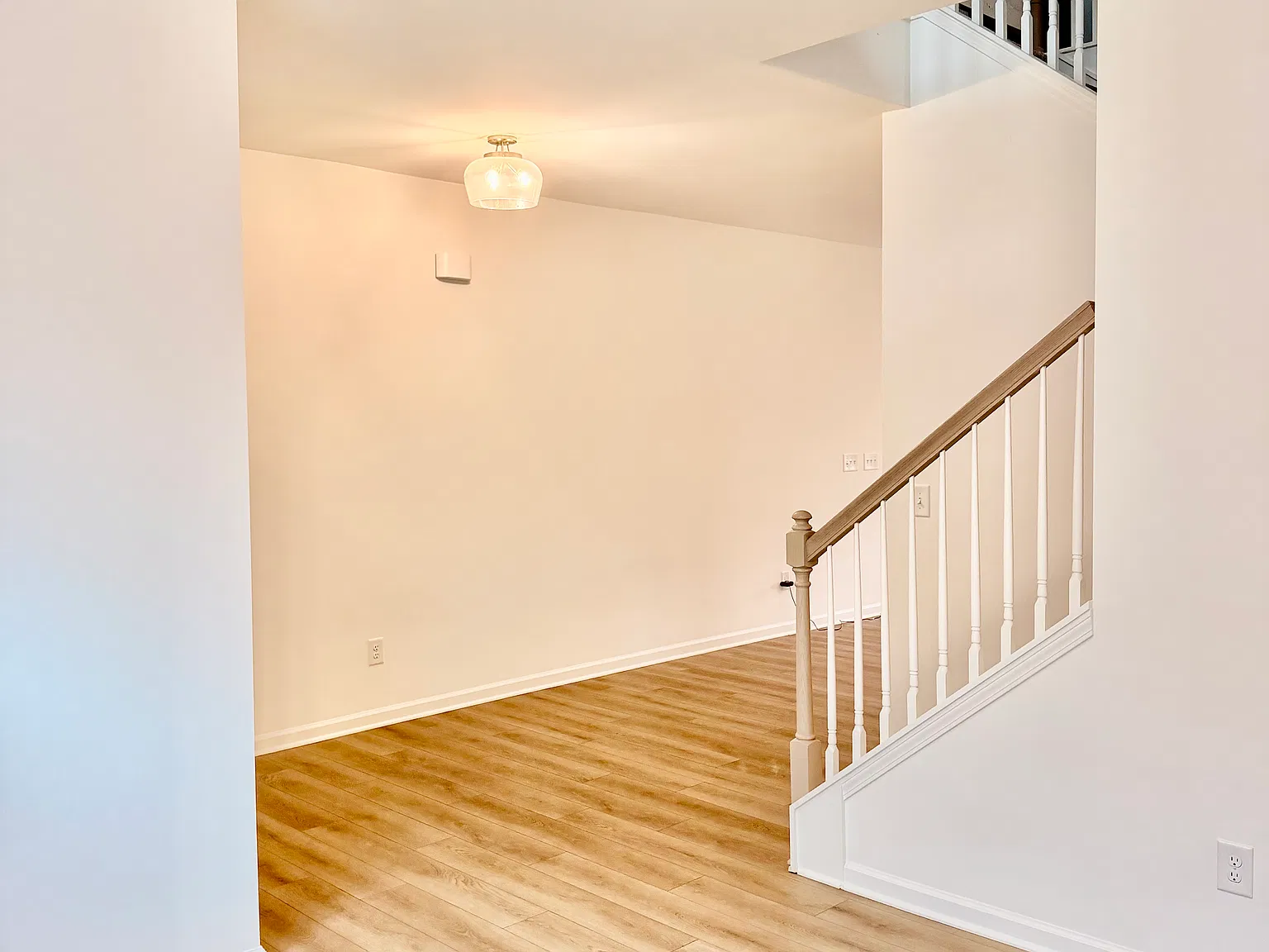 5 bed, 2814 sqft, $2,500 — Photo 3
