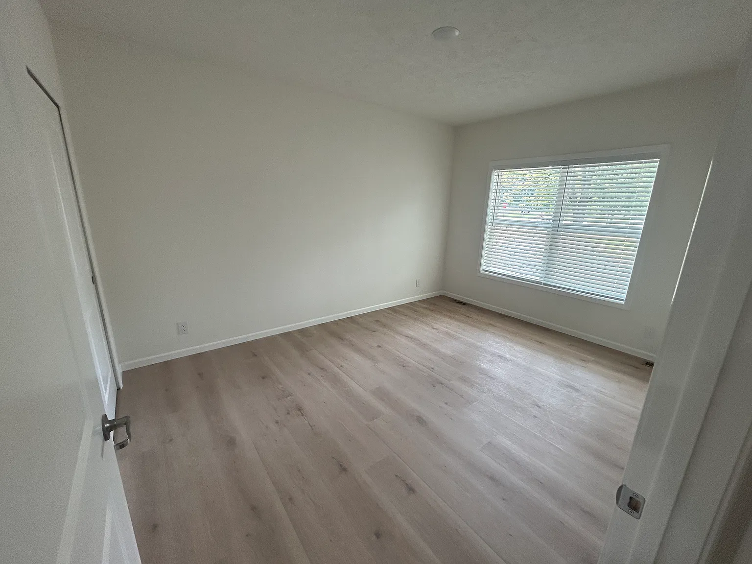 2 bed, 960 sqft, $1,400 — Photo 4