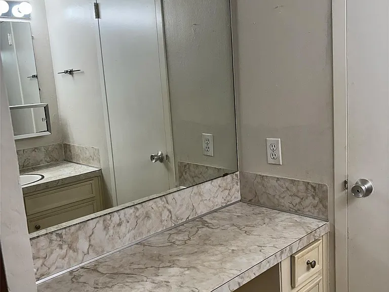 7520 Hornwood Dr #103 — Photo 21