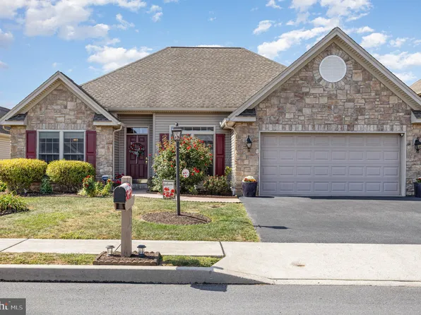 917 Macoun Dr, Mechanicsburg, PA 17055