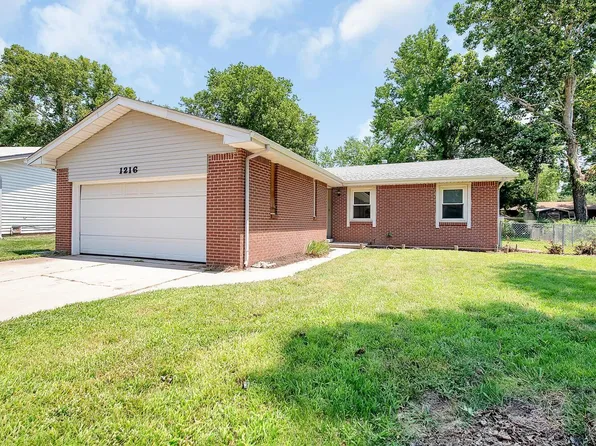 1216 Joann Dr, Mulvane, KS 67110